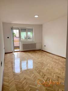 GARSONJERA NA PRODAJU - ADAMOVIĆEVO NASELJE - 31m2